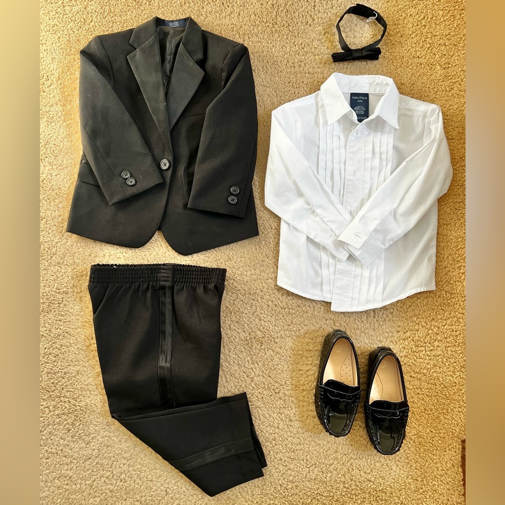 Toddler formal black suit (wedding, baptism, formal event, etc.), worn once.